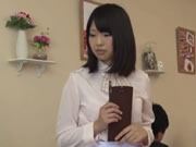Cameriera del ristorante per adolescenti giapponesi